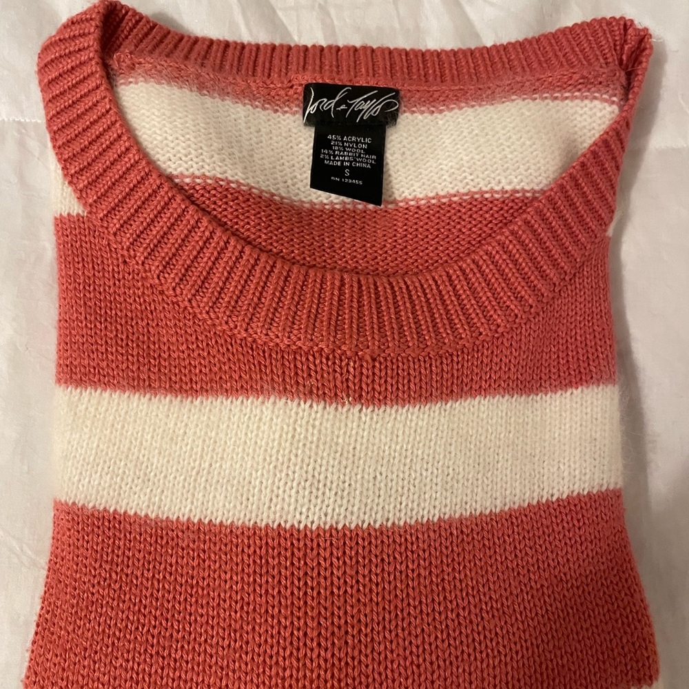 Lord and Taylor soft wool blend sweater- size small